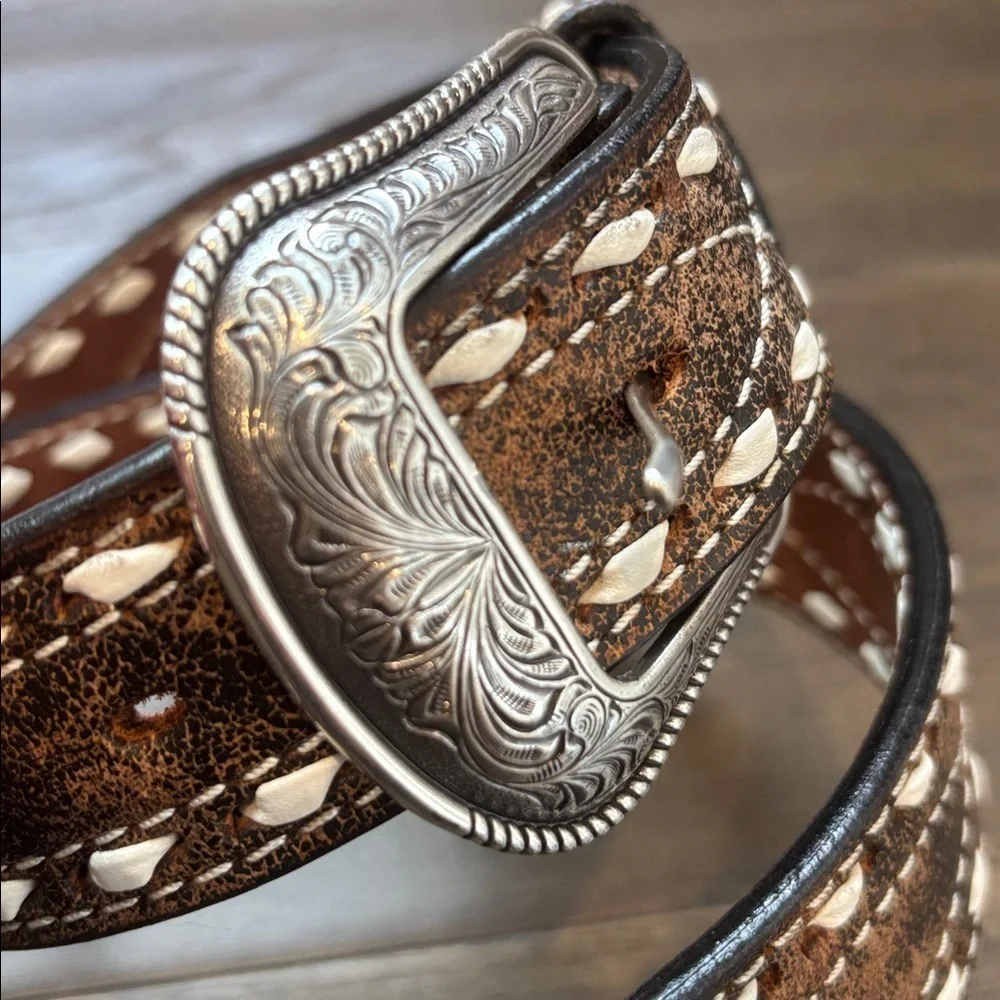 3D Belt Company Genuine Leather, white buck stitched embossed silvertone buckle
